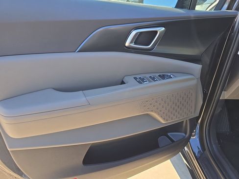New 2026 Kia Carnival FWD image 17