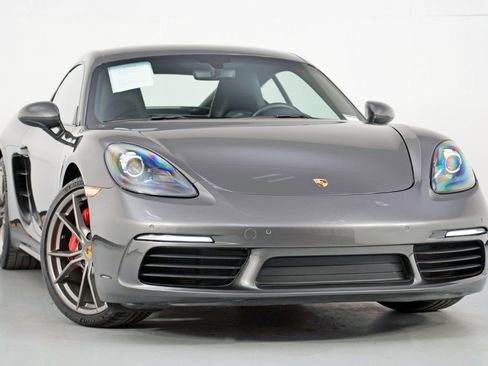 Used 2019 Porsche 718 Cayman S image 4