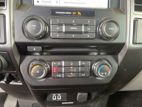 Used 2018 Ford F150 XLT w/ Equipment Group 302A Luxury image 15