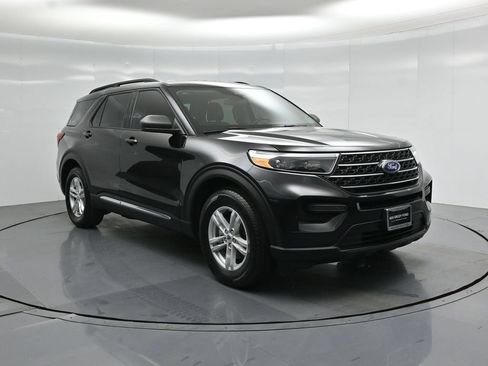 Used 2024 Ford Explorer XLT RWD image 54