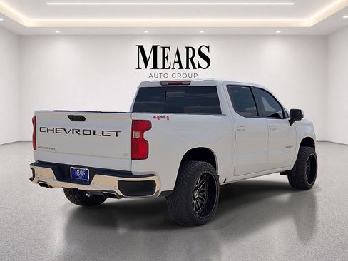 Used 2023 Chevrolet Silverado 1500 LT AWD/4WD image 5