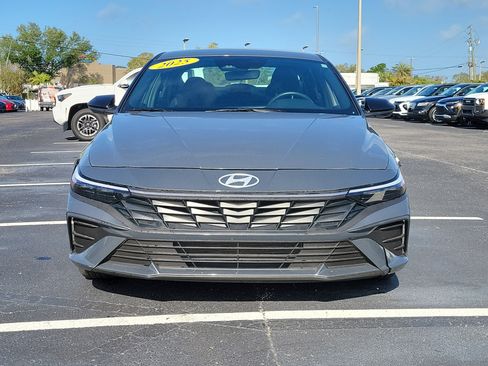 Used 2025 Hyundai Elantra Sport FWD image 2