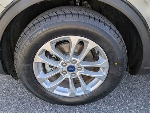 Certified 2021 Ford Escape SE w/ Cold Weather Package image 11