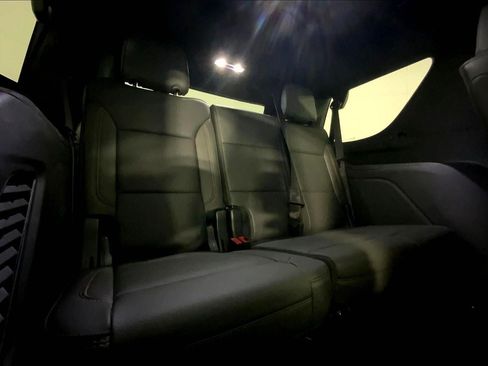 Used 2025 Chevrolet Tahoe High Country image 24