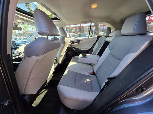 Used 2020 Toyota RAV4 XLE Premium image 24