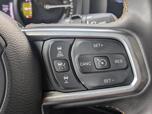 Used 2024 Jeep Wrangler Unlimited Sahara AWD/4WD image 24
