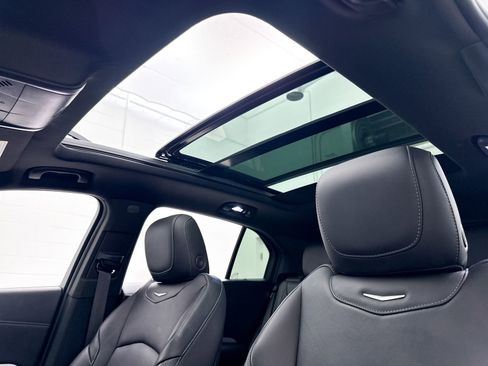 Used 2022 Cadillac XT4 Premium Luxury FWD image 3