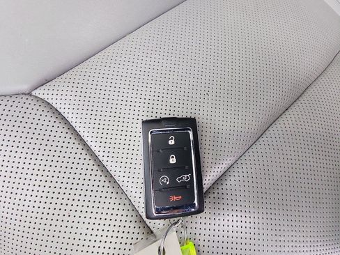 Used 2022 Jeep Grand Cherokee Overland image 27