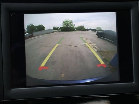 Used 2019 Chrysler Pacifica Touring Plus w/ S Appearance Package FWD image 12