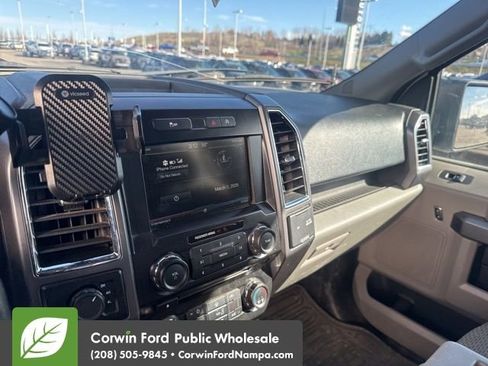 Used 2015 Ford F150 XLT w/ Equipment Group 302A Luxury image 9