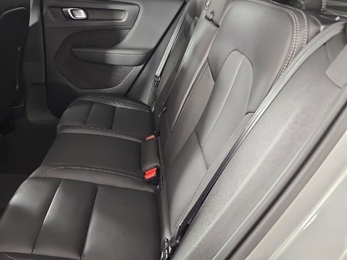 Certified 2024 Volvo XC40 B5 Plus w/ Protection Package Premier image 16