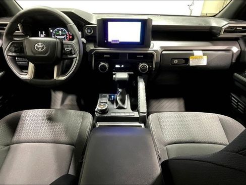 Used 2025 Toyota 4Runner SR5 AWD/4WD image 15