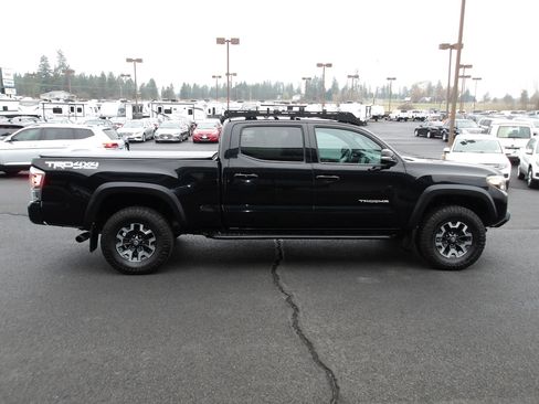 Used 2020 Toyota Tacoma TRD Off-Road w/ Technology Package image 6