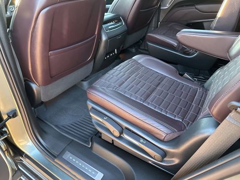 Certified 2023 Cadillac Escalade Sport Platinum w/ LPO, ONYX Package image 19