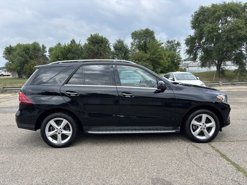 Used 2017 Mercedes-Benz GLE 350 4MATIC w/ Premium 1 Package image 2