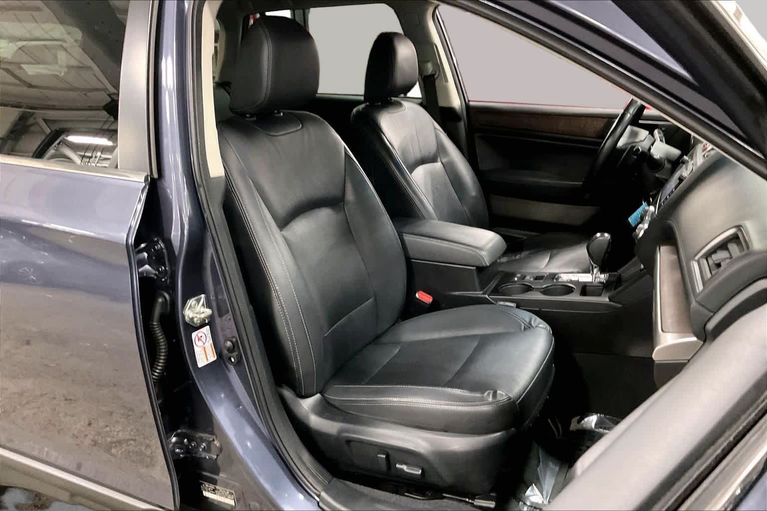 Used 2016 Subaru Outback 3.6R Limited AWD/4WD image 9