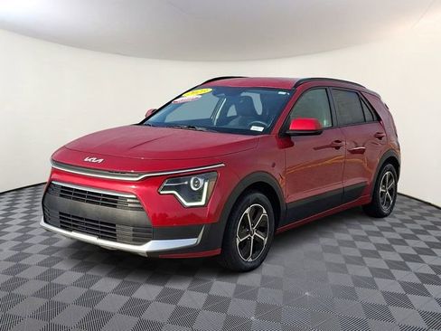 Certified 2023 Kia Niro LX image 3