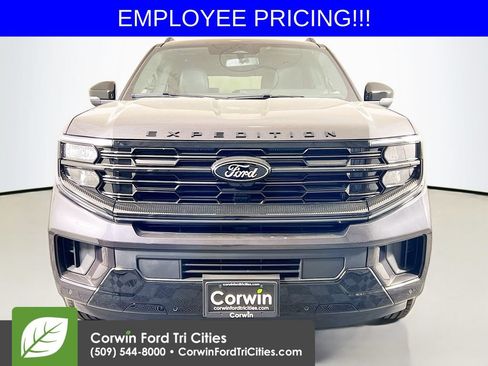 New 2026 Ford Expedition Max Platinum w/ Stealth Performance Package AWD/4WD image 4