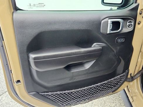 Used 2020 Jeep Gladiator Rubicon image 10