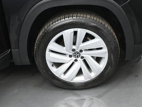 Used 2023 Volkswagen Atlas Cross Sport SE AWD/4WD image 37