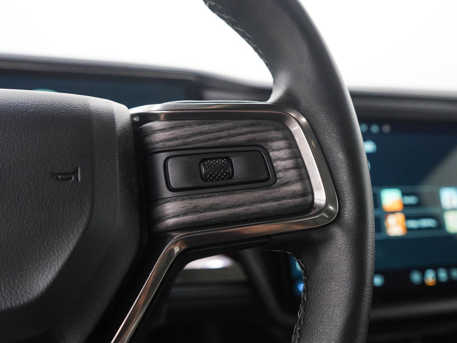 Used 2025 Rivian R1T Adventure Tri AWD/4WD image 27