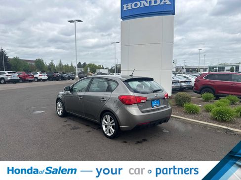 Used 2011 Kia Forte SX FWD image 4