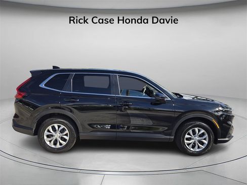 Certified 2025 Honda CR-V LX image 3