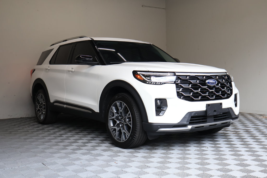 Used 2025 Ford Explorer Platinum w/ Ultimate Package AWD/4WD image 6