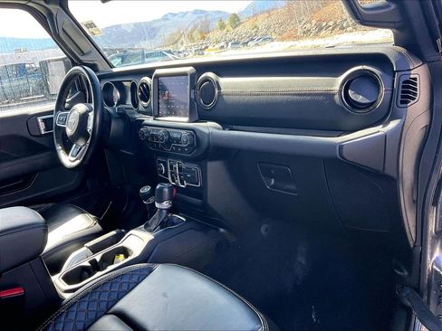 Used 2021 Jeep Gladiator Overland image 14