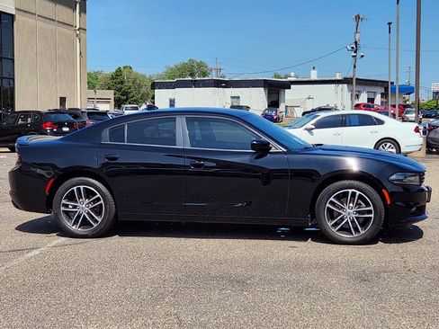 Used 2019 Dodge Charger SXT AWD/4WD image 11