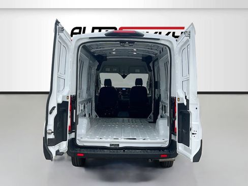 Used 2025 Ford Transit 250 148 Medium Roof RWD image 22