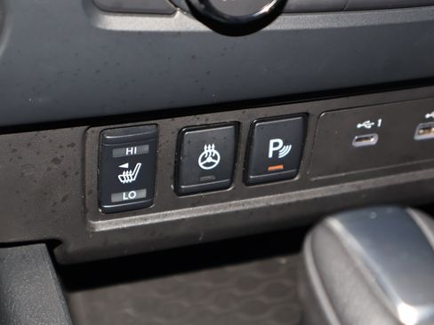 Used 2022 Nissan Frontier SV image 33