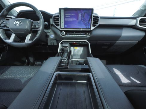 Used 2024 Toyota Tundra Limited image 39