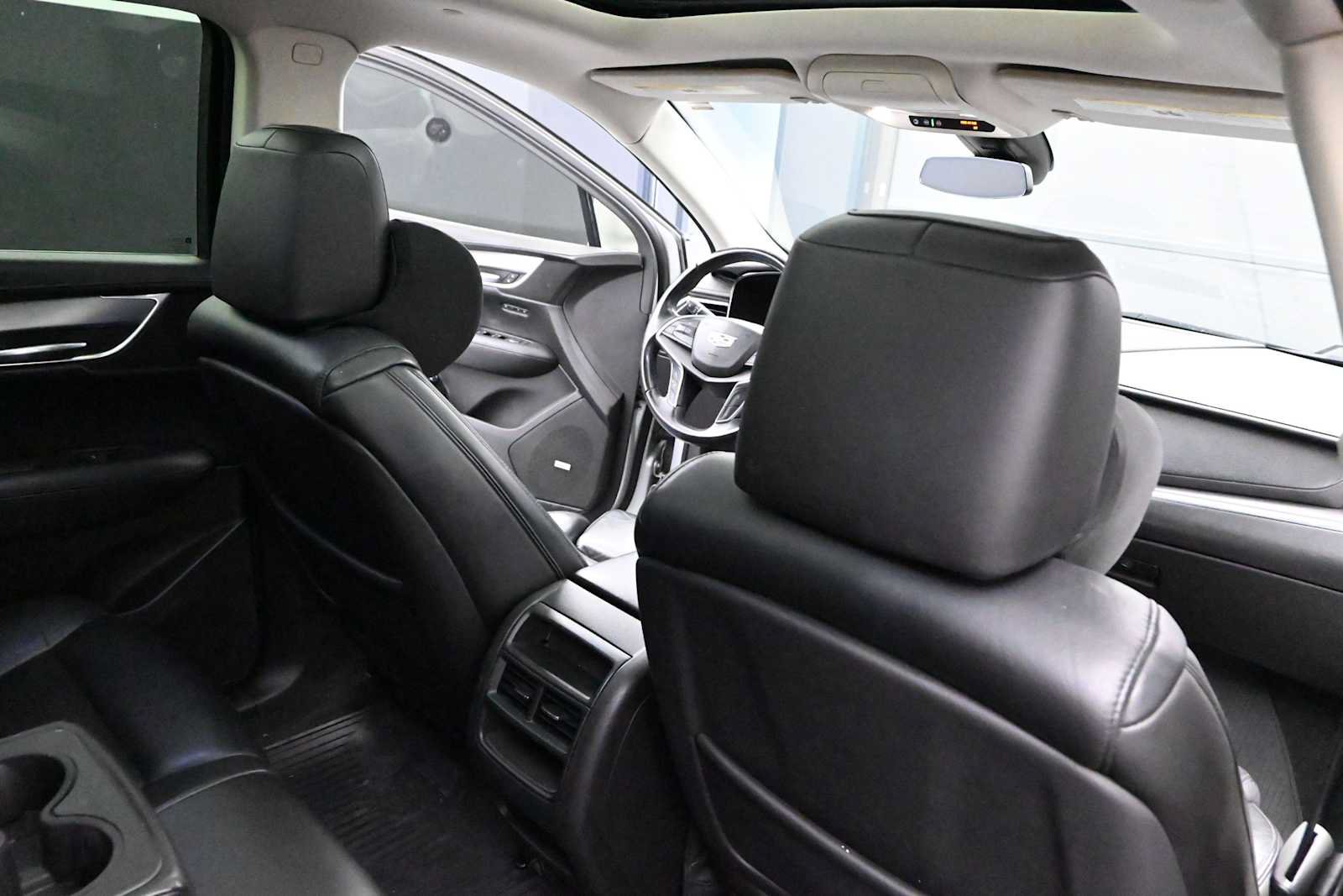 Used 2017 Cadillac XT5 Luxury w/ Driver Awareness Package AWD/4WD image 30