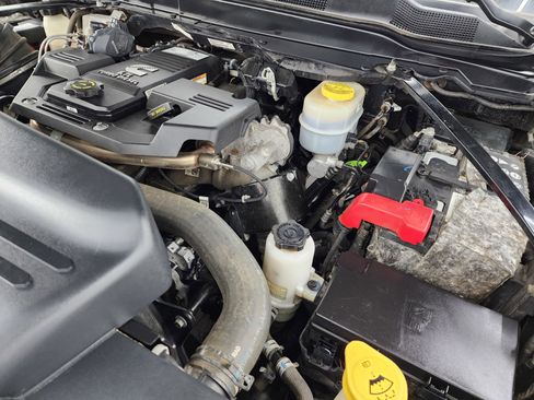 Used 2019 RAM 2500 Laramie image 18