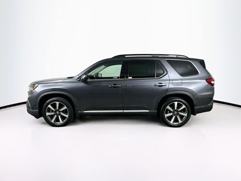 Used 2023 Honda Pilot Touring image 4