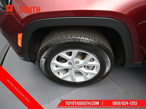 Used 2023 Jeep Grand Cherokee L Limited AWD/4WD image 36