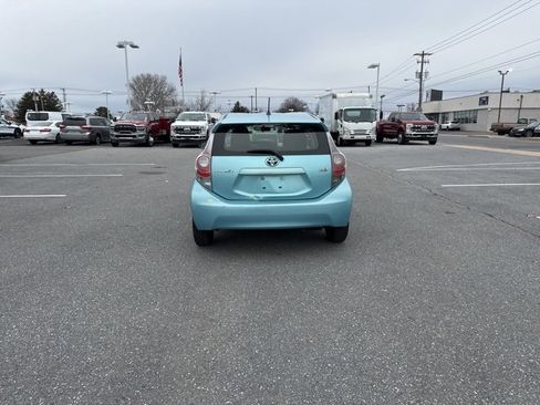 Used 2014 Toyota Prius C Two image 3