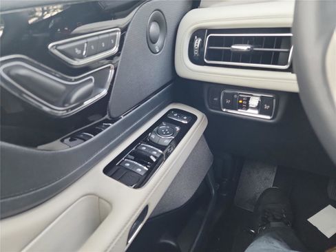 New 2026 Lincoln Aviator 2WD image 31