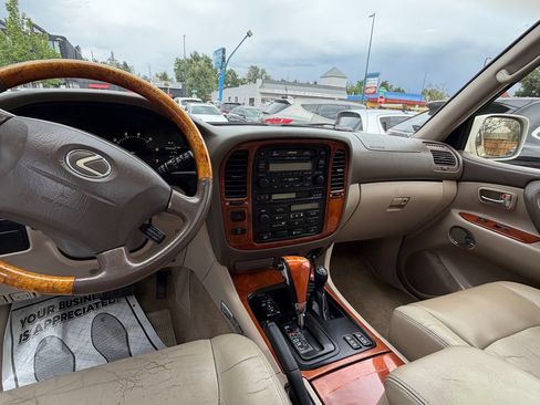 Used 2001 Lexus LX 470 4WD image 8