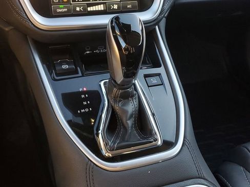 Certified 2025 Subaru Outback Touring XT w/ Tech Package 3 image 33