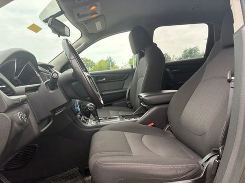 Used 2016 Chevrolet Traverse LT w/ Style and Technology Package FWD image 26