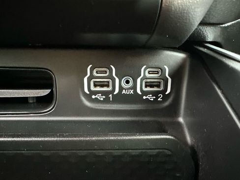 Used 2022 RAM 1500 Big Horn AWD/4WD image 38