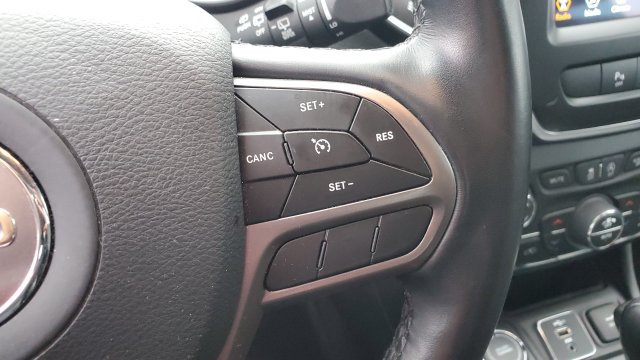 Certified 2021 Jeep Cherokee Latitude Lux w/ Comfort/Convenience Group AWD/4WD image 10