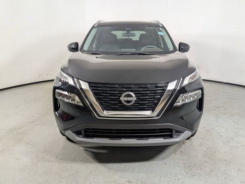 Used 2023 Nissan Rogue SV w/ SV Premium B Package image 2