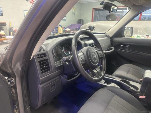 Used 2012 Jeep Liberty Sport w/ Popular Equipment Group image 12