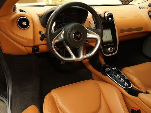 Used 2021 McLaren GT image 4