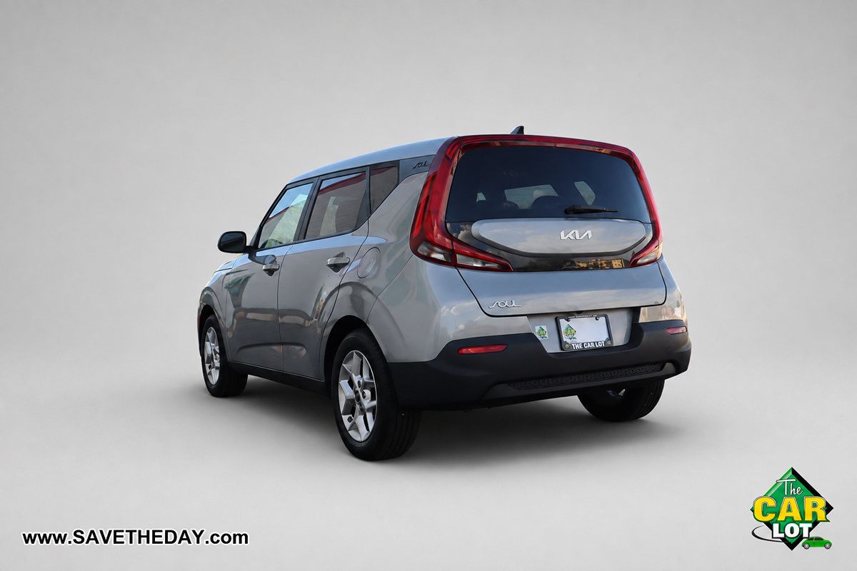 Used 2022 Kia Soul LX w/ Technology Package FWD image 6
