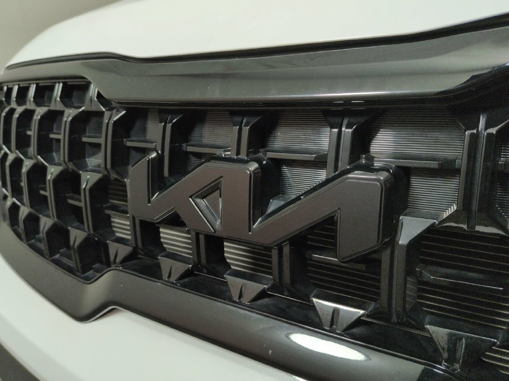 Used 2025 Kia Telluride AWD image 15