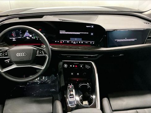 Certified 2025 Audi Q5 Prestige image 17